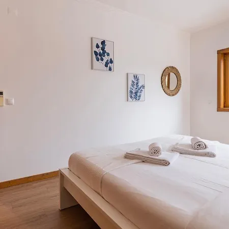 3 Bedroom Oeiras Wonder W/ Balcony By Lovelystay Exterior photo