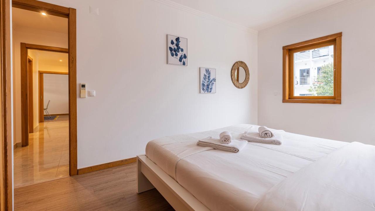 Apartment 3 Bedroom Wonder W/ Balcony By Lovelystay *
