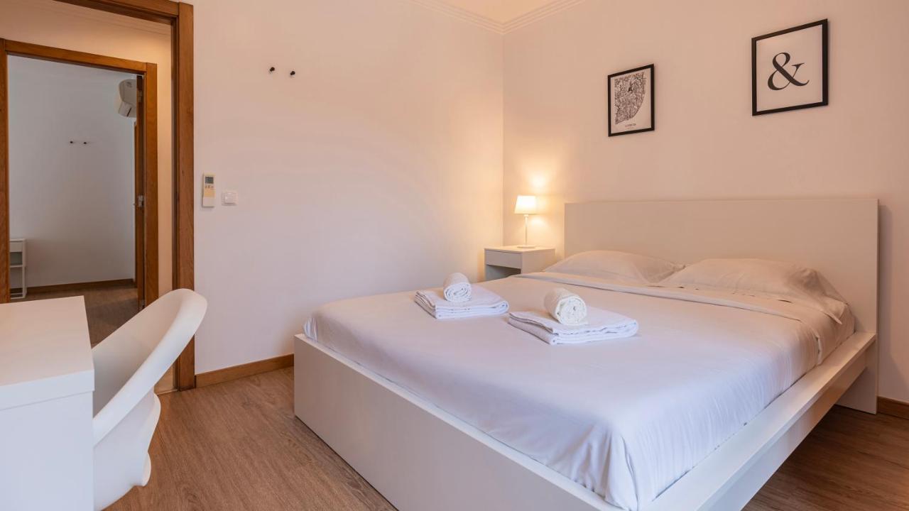 3 Bedroom Wonder W/ Balcony By Lovelystay Oeiras