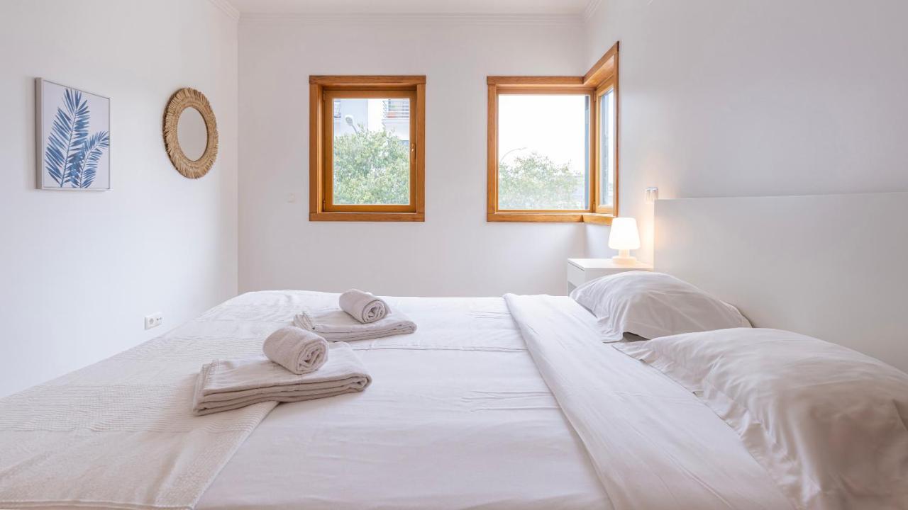 3 Bedroom Wonder W/ Balcony By Lovelystay Apartment