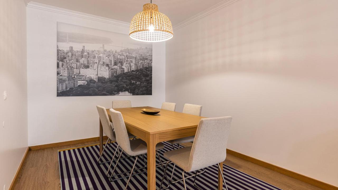 3 Bedroom Wonder W/ Balcony By Lovelystay Apartment *