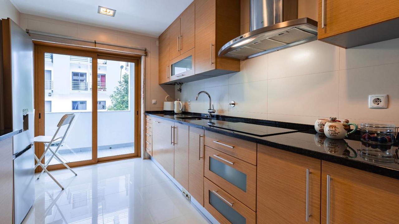 3 Bedroom Wonder W/ Balcony By Lovelystay Apartment Oeiras