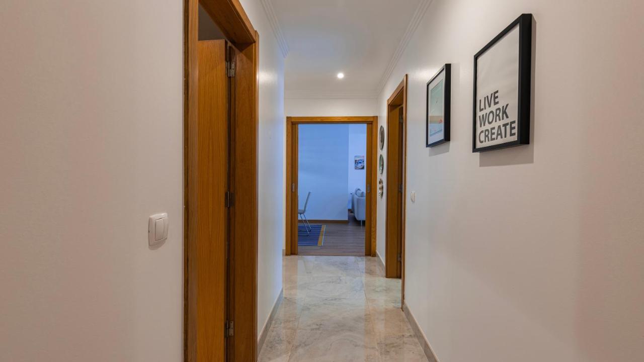 3 Bedroom Wonder W/ Balcony By Lovelystay Apartment Oeiras