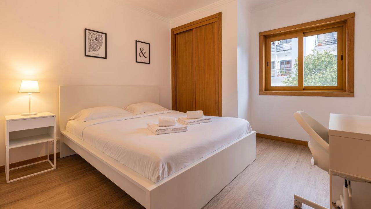 3 Bedroom Wonder W/ Balcony By Lovelystay