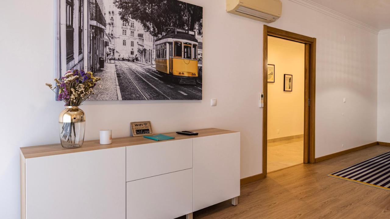 Apartment 3 Bedroom Wonder W/ Balcony By Lovelystay