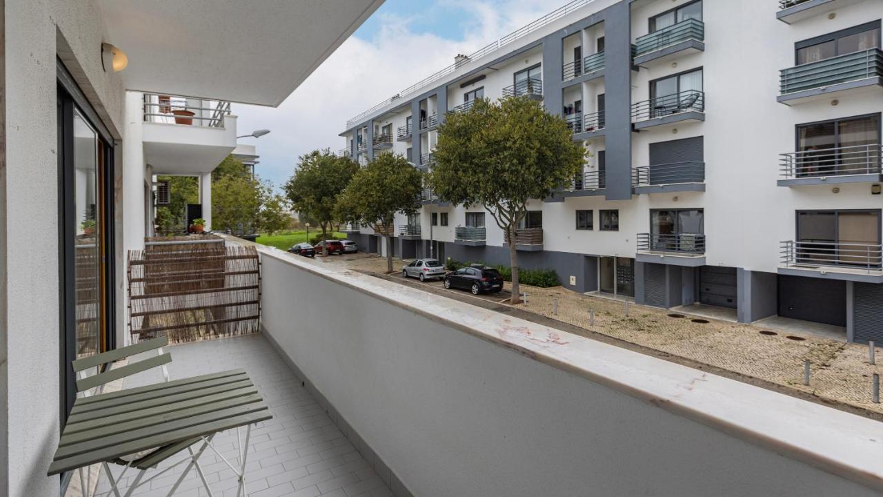 3 Bedroom Wonder W/ Balcony By Lovelystay Apartment *