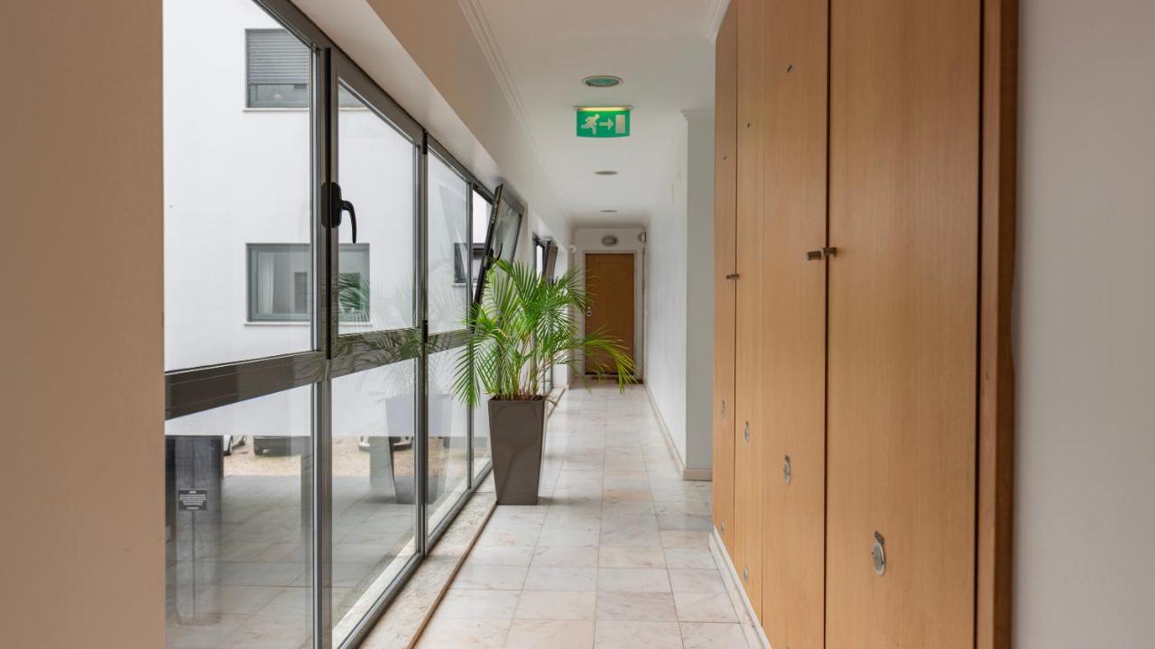 Apartment 3 Bedroom Wonder W/ Balcony By Lovelystay Oeiras